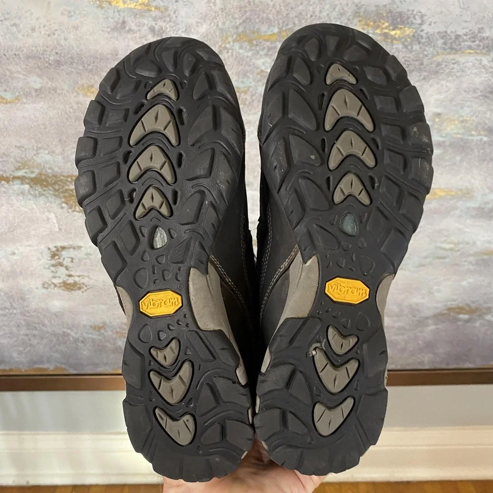 Ahnu snow boots